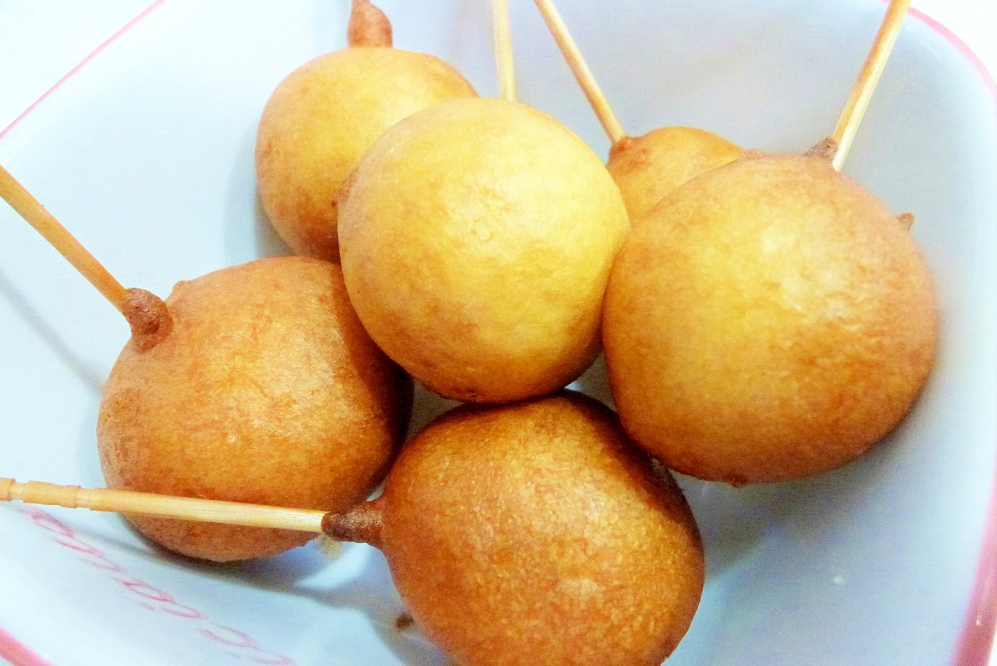 アメリカンドックの作り方10分で簡単！ホットケーキミックスでお手軽♪生地はふわふわ！コンビニ風のアメリカンドックがおうちで簡単！-How tomake Corn Dog - 料理研究家ゆかり