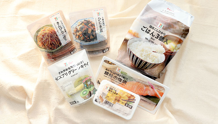 納豆・卵焼き・焼き鮭。THE和食のワンプレート朝ごはん