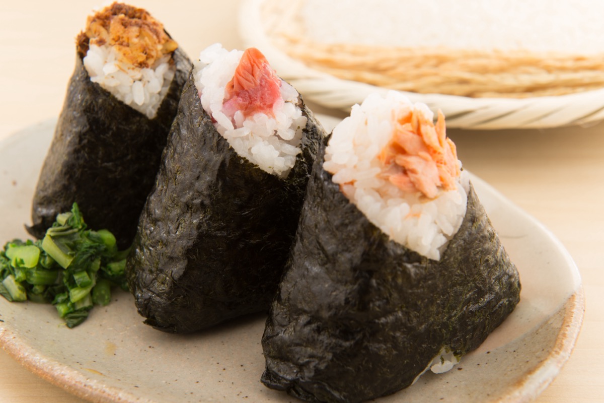 満足度すごい！「悪魔のオートミールおにぎり」レンチンして混ぜるだけすぐ美味しい♪