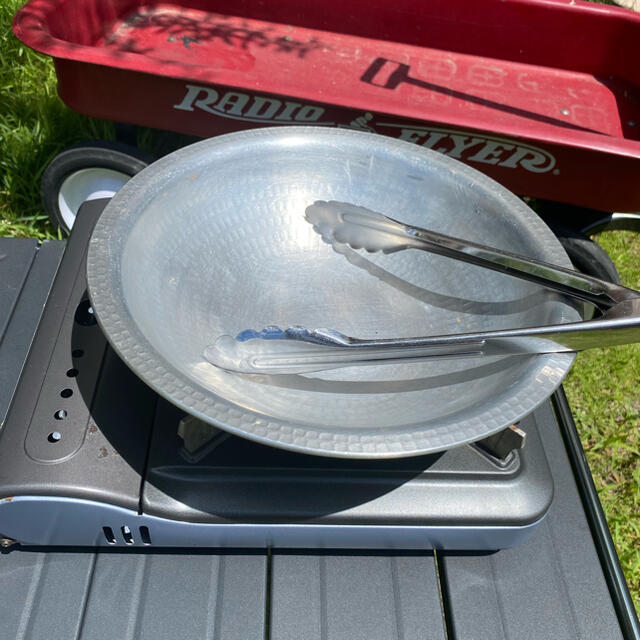 岩鉄鉄器鉄のプロが作る鉄鍋料理！エビアヒージョ ダッチオーブンってアウトドアで使うもの！？と思われている方もいらっしゃると思いますが、実は岩鉄鉄器のダッチオーブンユーザーの大半は家庭で使用されています。Instagram