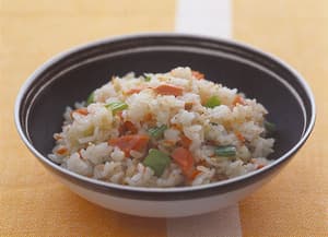 京都名店レシピ 予約必須店「秋華」直伝 、パラパラ鮭のチャーハン！超簡単！ - Kyotopiキョウトピ京都情報・観光・旅行・グルメ