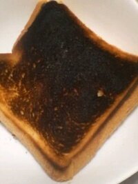 パンをレシピ通りに焼いたのに焼き色がつなかったり焦げたりする原因と対処法パン作りで丁寧な暮らしを楽しむ