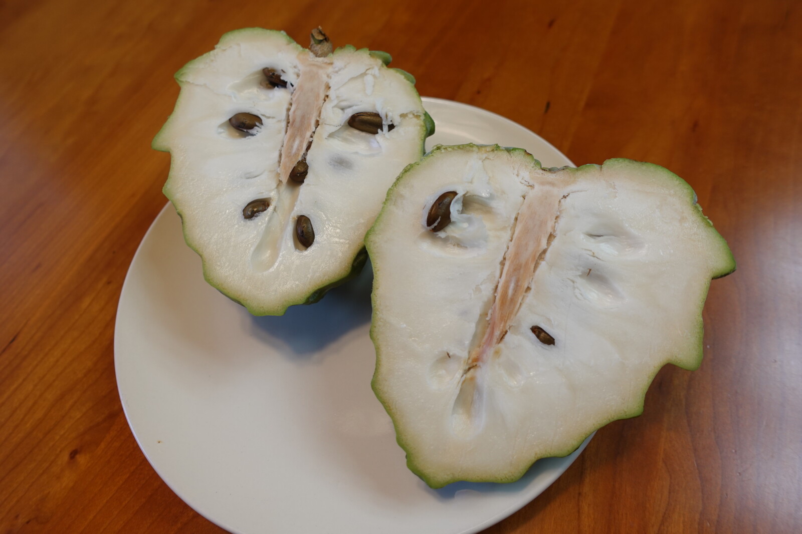 日本で台湾産釈迦頭を購入してみた！マンゴーより甘くて美味しい台湾ポット