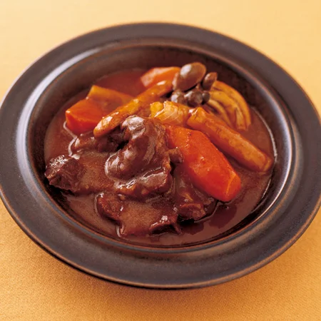 ビーフシチュー 牛スネ肉、赤ワイン＋デミグラスソース マッシュルーム、人参、ブロッコリー入り。の写真素材72456471- PIXTA