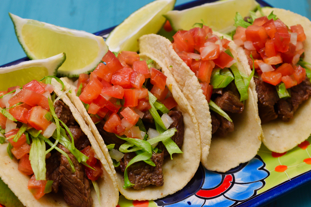 メキシコ料理のレシピ19選。タコスや伝統のスープが盛りだくさん - macaroni