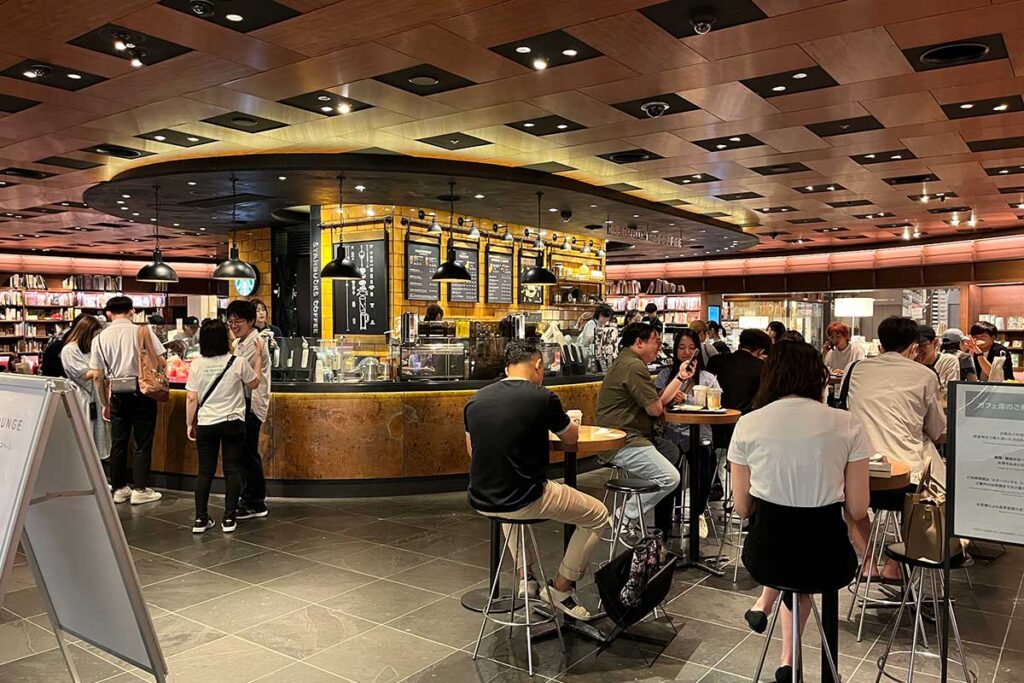 梅田の新オシャレスタバ！関西大学キャンパスがうらやましい！〜スタバ旅 第217回 大阪・TSUTAYA 梅田 MeRISE – ケンタの日本全国スタバ旅