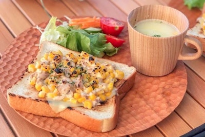 キャンプのまったりタイムにピッタリ！ 缶詰でできる初心者にオススメ簡単おつまみコラム MOTA