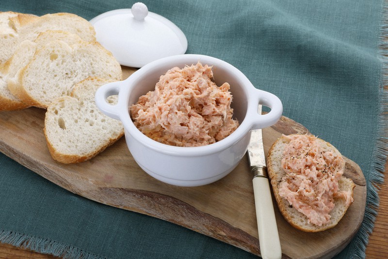 おしょうゆ香る♪スモークサーモンのリエット風のレシピ・作り方Happy Recipe ヤマサ醤油のレシピサイト