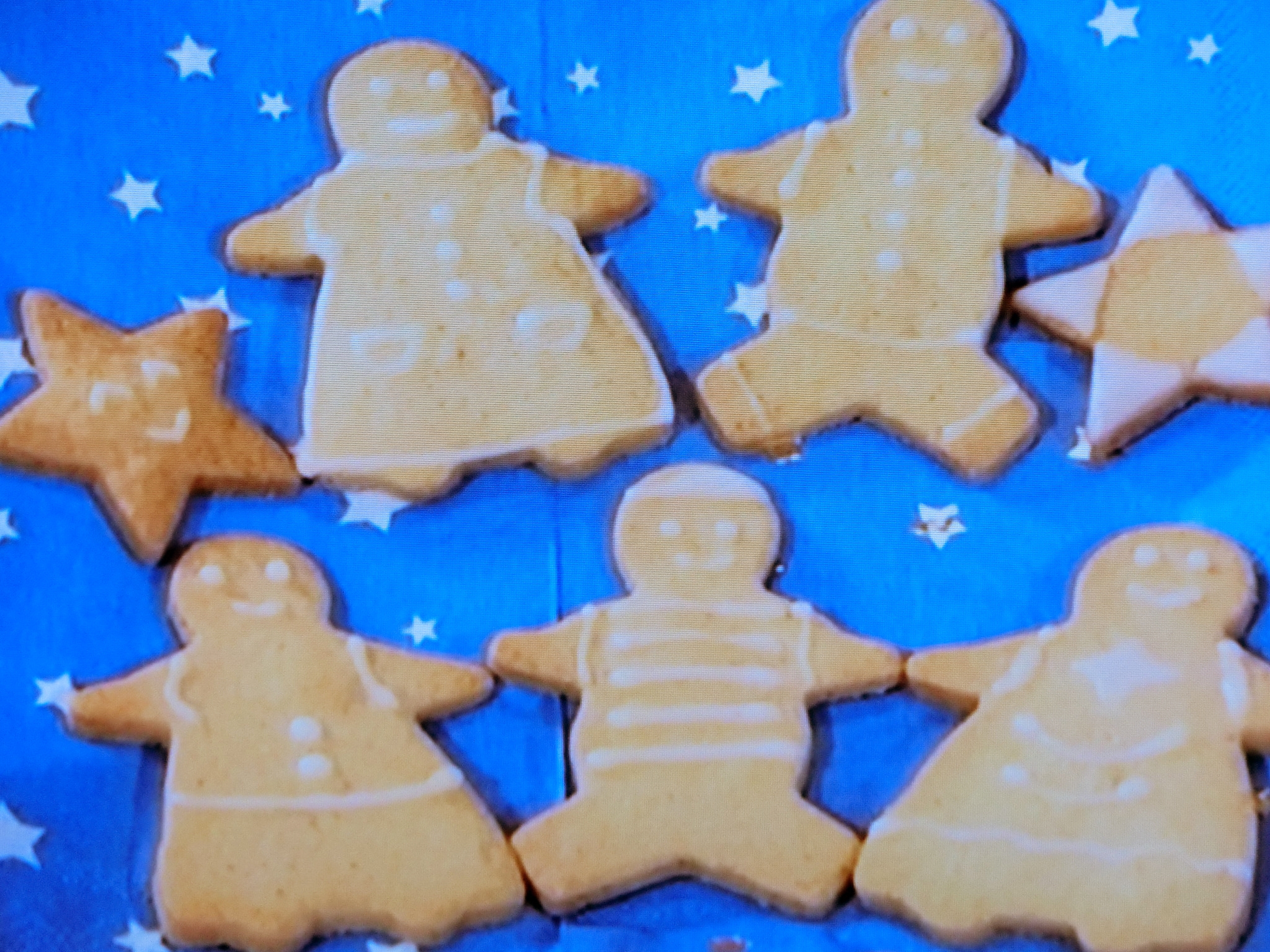 バレンタインにぴったり！ステンドグラスクッキーの作り方