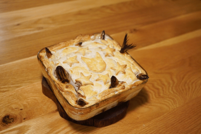 スタジオジブリ『魔女の宅急便』レシピ本が発売 あの『ニシンのパイ』の公式作り方が遂に 調理＆実食レビューuzurea.net