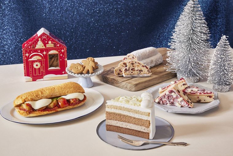 スタバの「ミックスパフェケーキ」が話題！かわいすぎる見た目はまるで宝箱ESSEonline エッセ オンライン