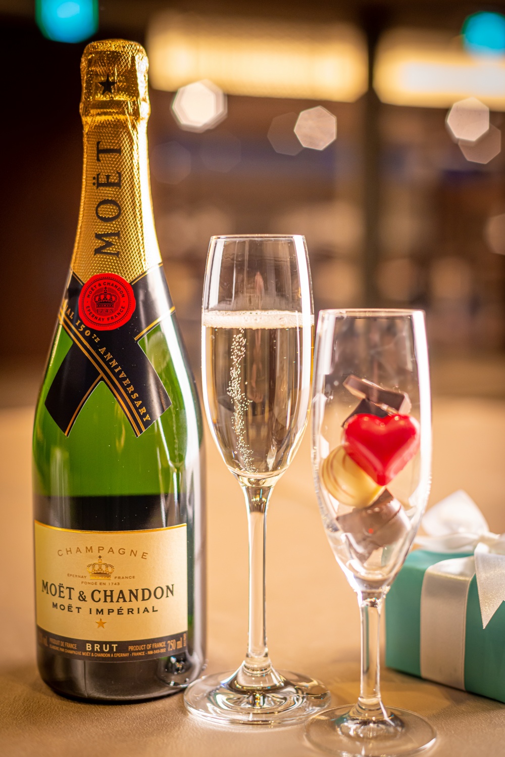 シャンパン・スパークリングワインでの乾杯をお考えの幹事様へ - ビール・酒・飲み物の宅配・配達・販売 大阪市の法人様・団体様専門酒店イベントデリバリーサービス