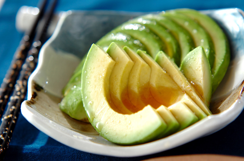 アボカドディップ15選 タコスだけじゃない⁉クリームチーズや玉ネギ入りなど大人気の絶品レシピをご紹介 - E・レシピ 1 1ページ