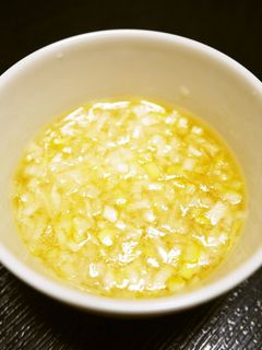 肉汁とレモンの酸味が絶妙にマッチ！ たっぷりの豚とろで味わう「豚とろ焼肉丼～ネギ塩レモンだれ～」GetNavi web ゲットナビ