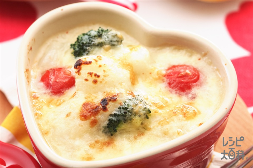 ꕥ牡蠣グラタンレシピありꕥ ꕤ晩ごはんメニューꕤ ꕤ牡蠣グラタン ꕤブルスケッタ ꕤ野菜ポトフ ꕤアボガド飾り切り ꕤラペサラダ ꕤカヌレやっと涼しくなってきたので 牡蠣グラタン始めました♪ とろ〜りチーズとあつあつ牡蠣が美味しいかったです𓂃◌𓈒𓐍 ホワイト