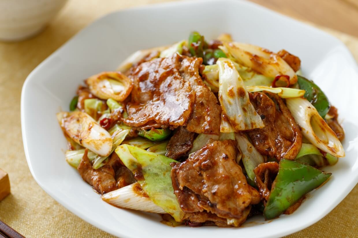 ほぼ中火で炒めるだけ！ 野菜の旨みを引き出すシャキシャキ食感の「野菜炒め」 - レタスクラブ