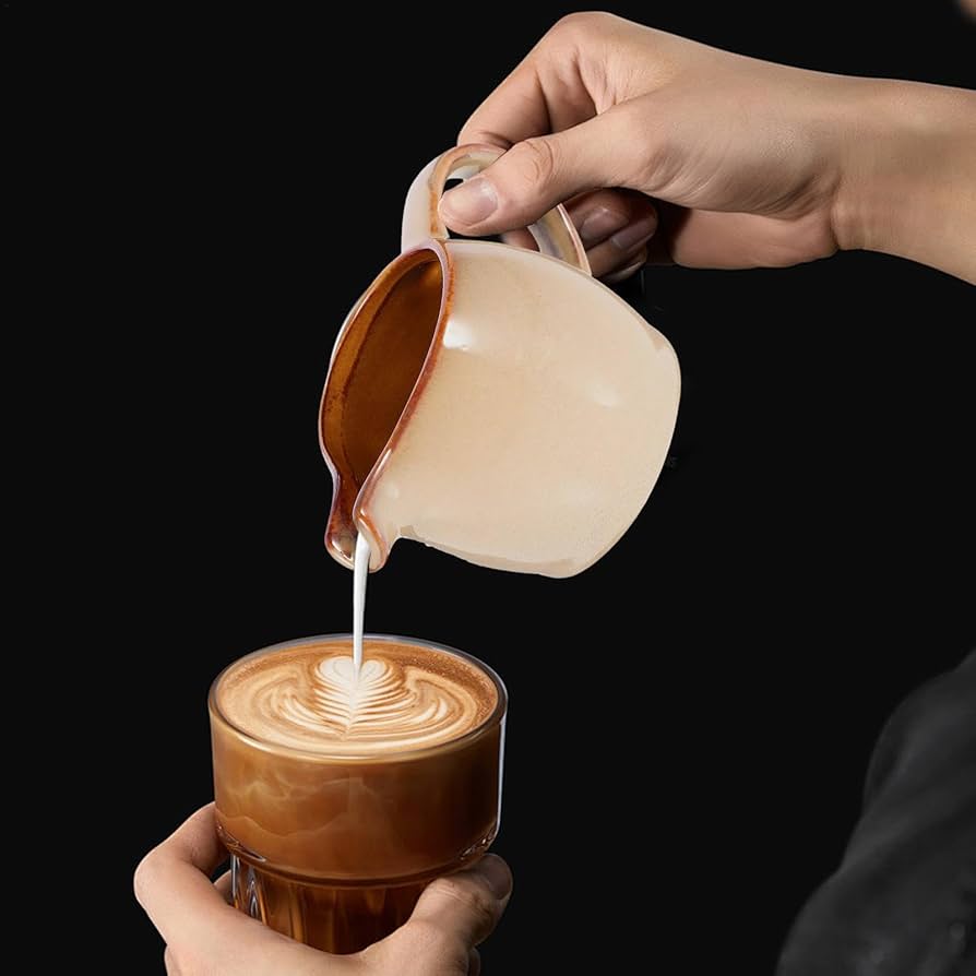 ミルクジャグ 750ml Manses Design 磁器食洗機対応 電子レンジ対応 オーブン対応 ジャグ ピッチャー ミルクポット ミルクピッチャーミルク 牛乳 ジュース 朝食 食器 水差し おしゃれ 普段使い 日常3980円以上送料無料ミルクジャグ 350ml MansesDesign 磁器