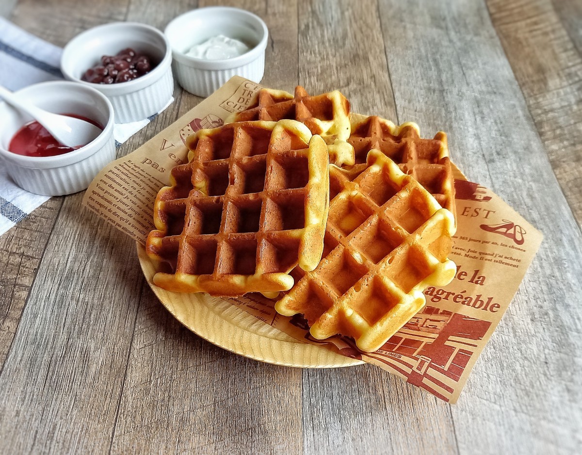 ホットケーキMIXより断然おいしい！なのにシンプル！なワッフルの作り方。,なつめはよい血を増やしてイライラやストレスを改善します。なつめがなくても美味しくできます。,ワッフル２枚分 , □荒く刻んだなつめ2個分, □卵 １個 全卵 , □三温糖大さじ２, □牛乳 50cc, □薄力粉100cc, □ベーキングパウダー8g, □バター ２０gを溶かす レンジ30秒 ,
