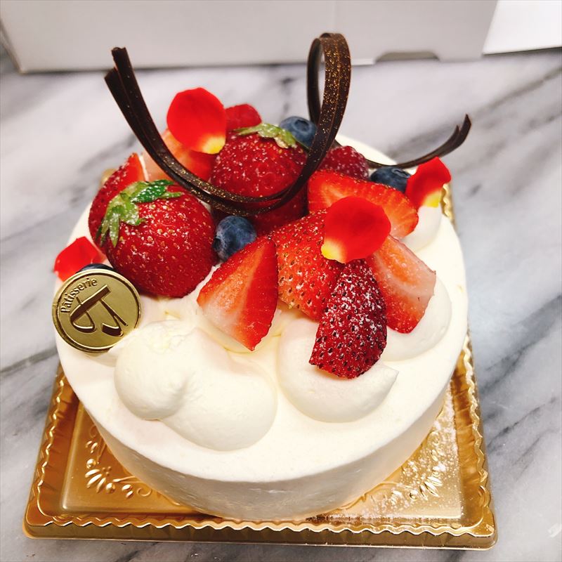 たっぷりイチゴのホールケーキ晴ればれレシピJA晴れの国岡山