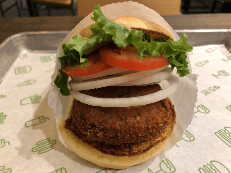 シェイクシャックが新年をお祝いする「NEW YEARダブルキャンペーン」を開催！ Twitter、Instagramで投稿して、人気のバーガー 4種類が詰まったドリームバーガーボックスをGETしよう！ - 表参道＆青山インフォメーション ブログ