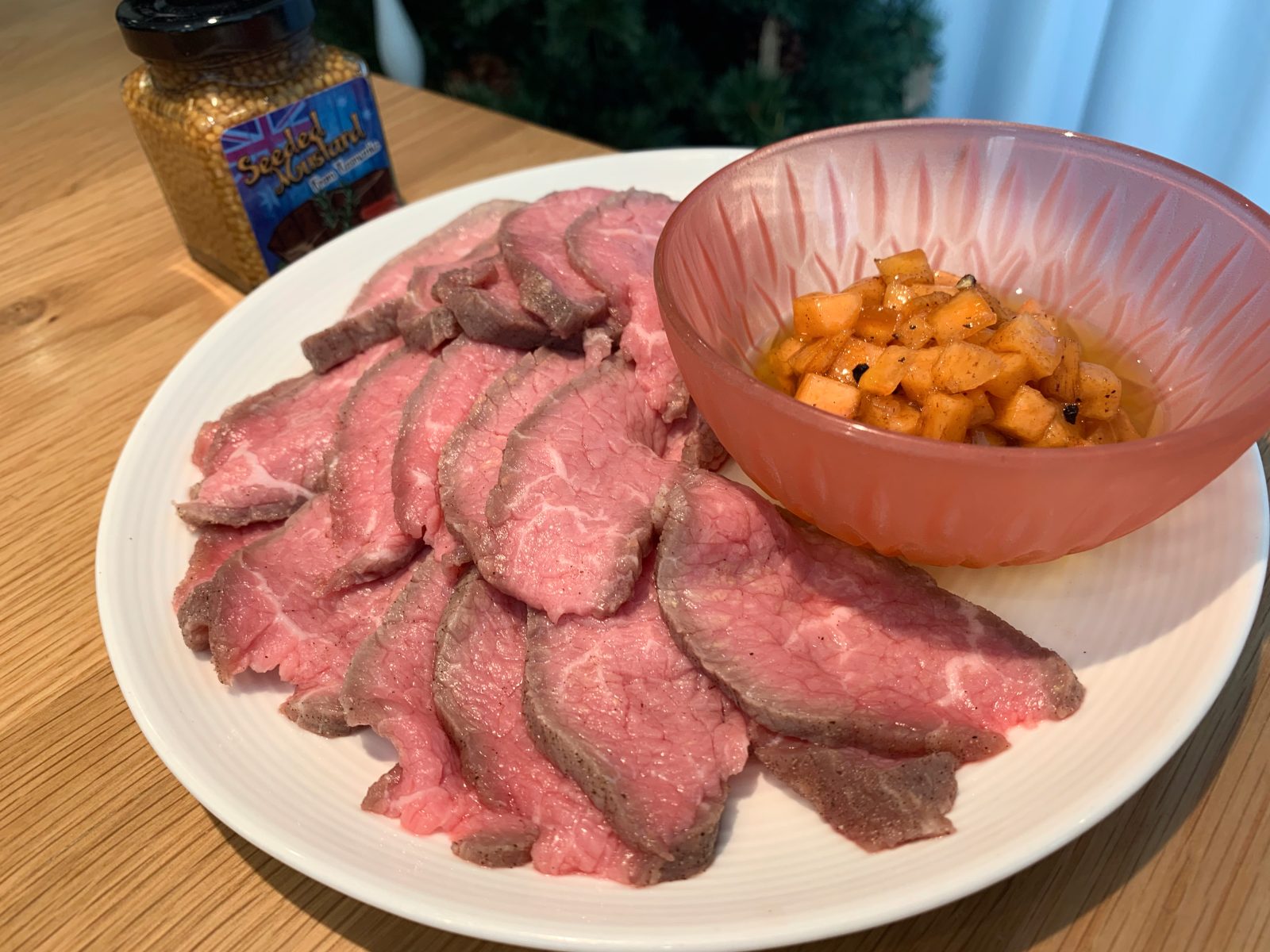 クリスマスのごちそうに迷う人必見！簡単すぎる「ゆでるだけローストビーフ」を試してみたら、結果は驚きの OTONA SALONE