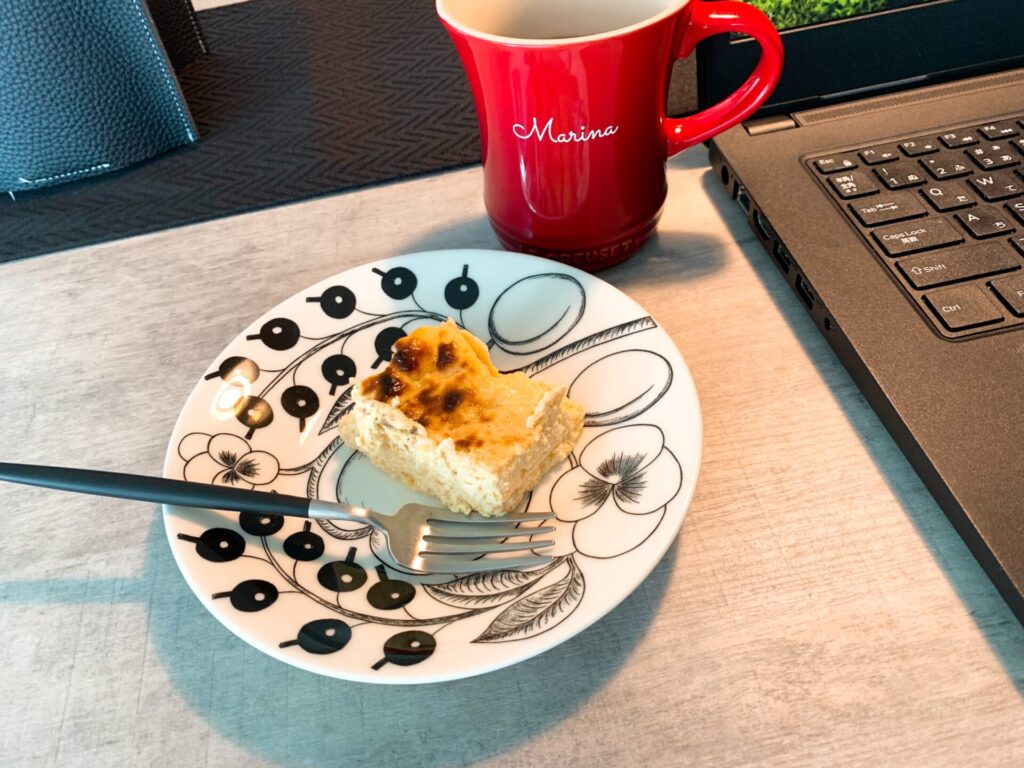 「レンジでなめらかレアチーズケーキ」レシピ