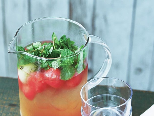 スイカと白ワインのカクテル