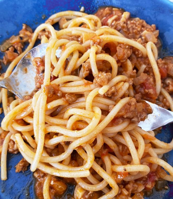 煮込むだけほったらかしで本格的！手作りミートソース