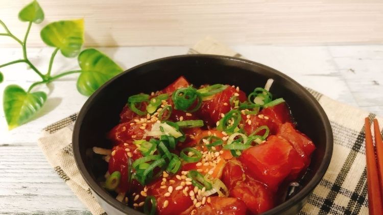 超絶美味しい3分レシピ：サーモンユッケの作り方