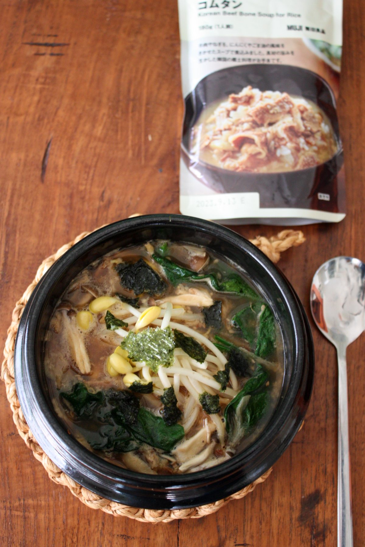 コムタンラーメンのキャベツ煮込みトッピング