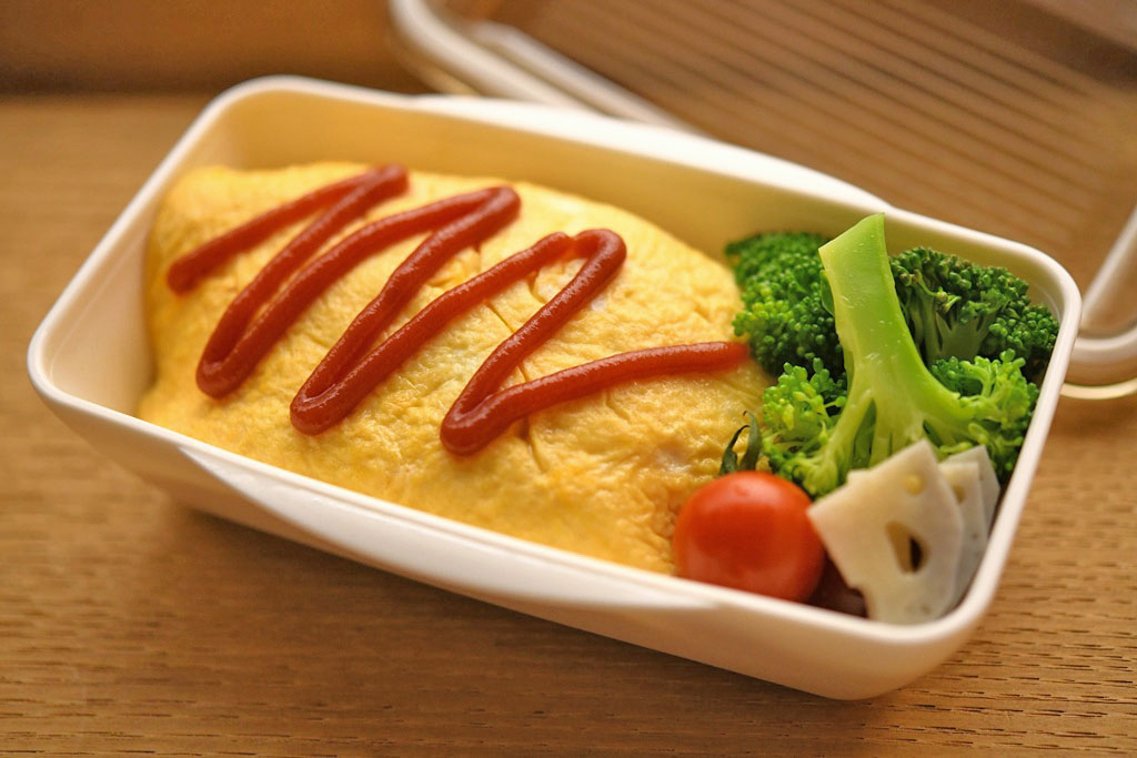 ウインナー入り オープンオムライス