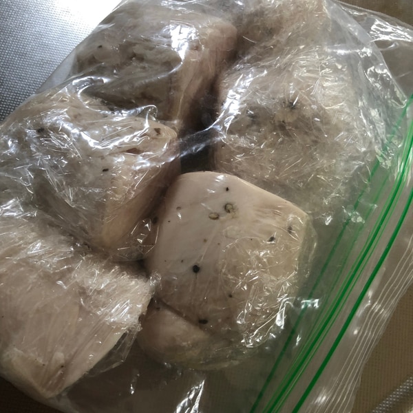 手作りの鶏ハムはいつまで保存可能？保存期間と注意点食・料理オリーブオイルをひとまわし