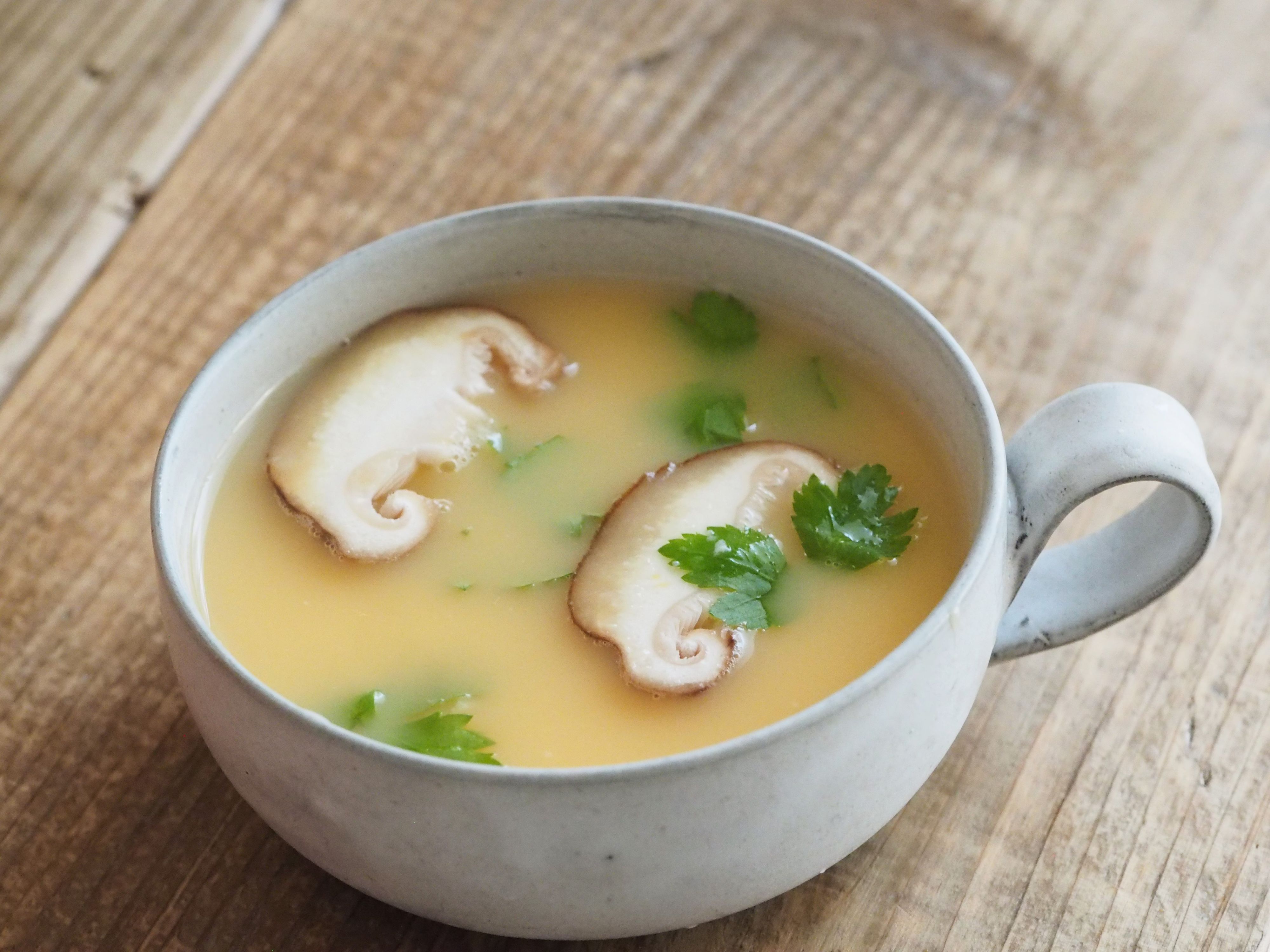 出汁をとらずに超簡単！ フライパンで蒸せる とろけるなめらか食感の白だし茶碗蒸し♪ゆうき酒場