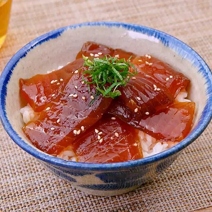 本マグロとヒラメの2色のカルパッチョ季節の野菜添え