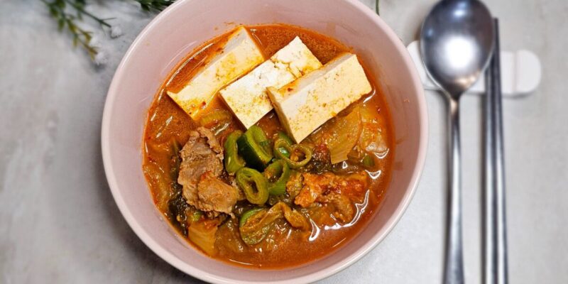 本格キムチチゲが自宅で味わえる！ピリ辛スープがクセになる