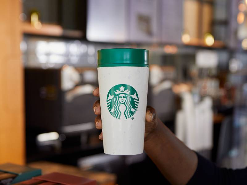 スタバ“マイタンブラー”持参は年間800万杯分、店内飲食や水筒・マグカップ・他社のタンブラーでもドリンク値引き、「タンブラー部」発足で楽しく気軽にスターバックス2023年6月8日- エキサイトニュース