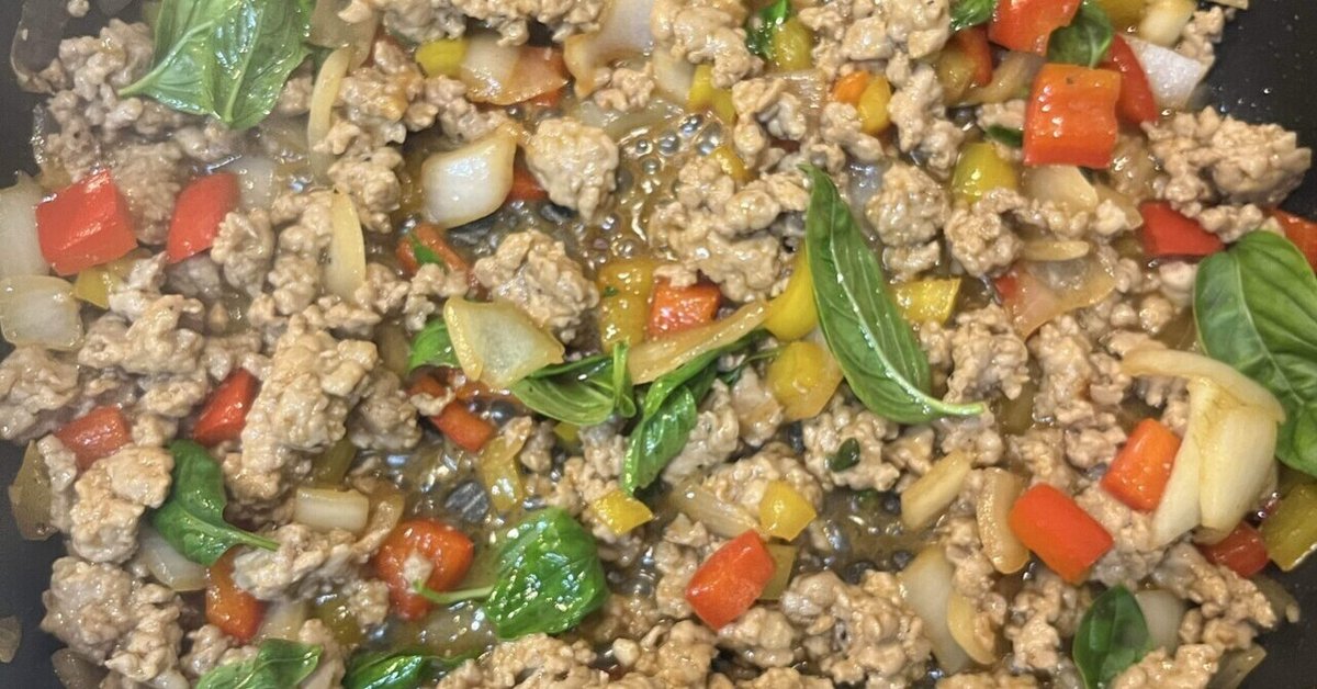 Phat Kaphrao GaiGapao Gai Riceパッガパオガイガパオライス- PY KOBO