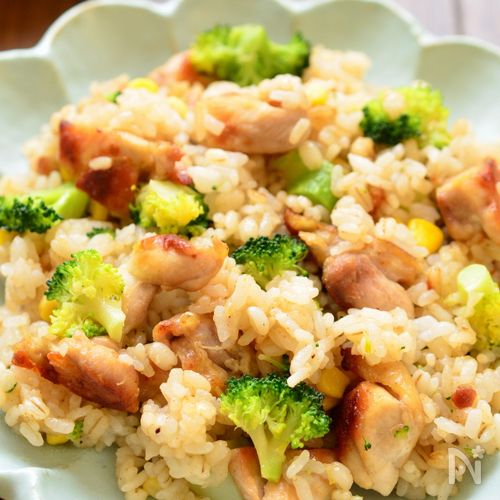 炊飯器で簡単！炊くだけチキンライス