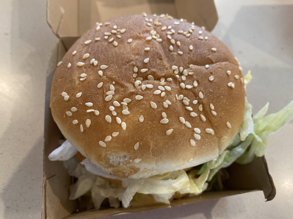 アメリカのマクドナルド、日本のマックと比較してみた。 2025年加筆アメスマモバイル