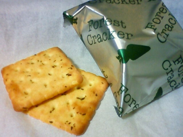 業務スーパーのクラッカーは「フォレストクラッカー」が人気！トッピング4選を紹介イチオシichioshi