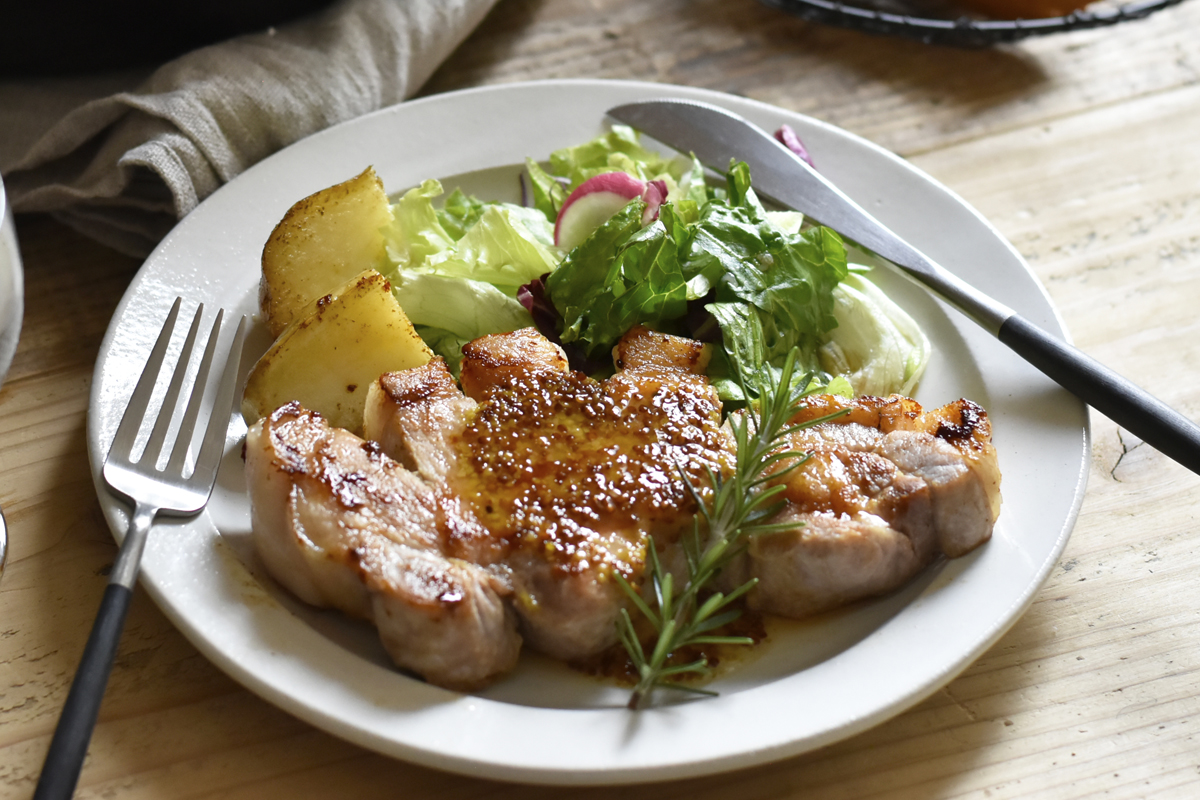 さつまいもと豚肉のはちみつマスタード炒め