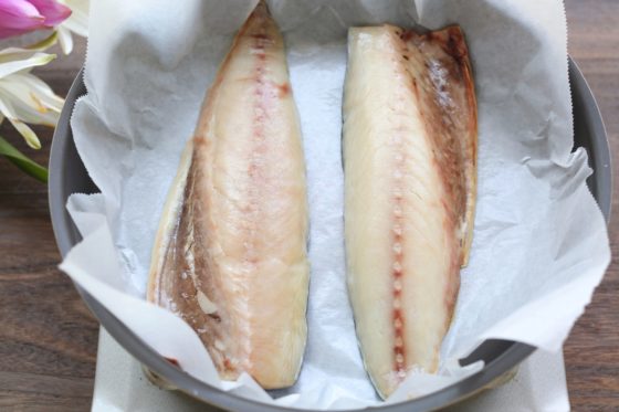 冷凍のまま！鯖をフライパンで焼く方法。マリーのアメリカ節約日記