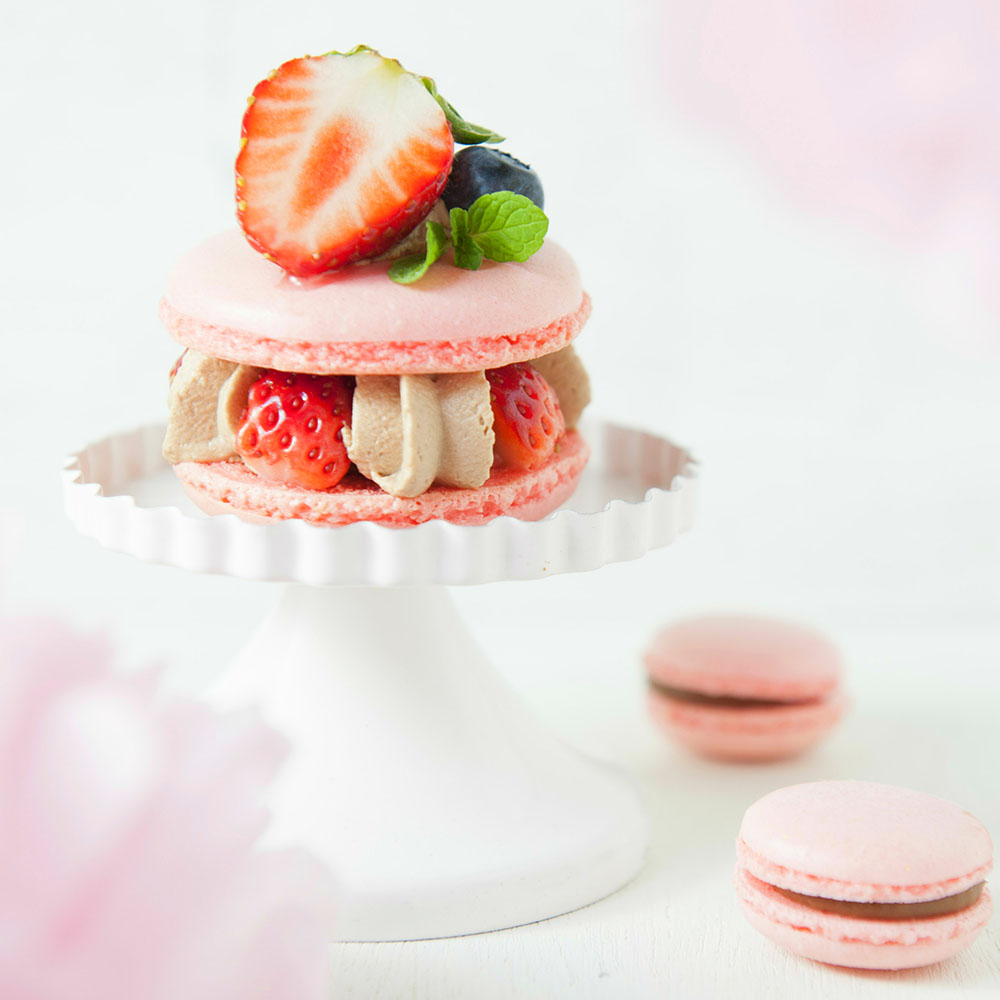 サッカーボールマカロンのチョコケーキ🍫 しばらく仕事が忙しいのでデコレーションケーキを作れそうにないのですが、撮り溜めてるのが結構あるのでそれを載せていきますー🤭 チョコケーキ マカロン 誕生日ケーキ デコレーションケーキ chocolatecake