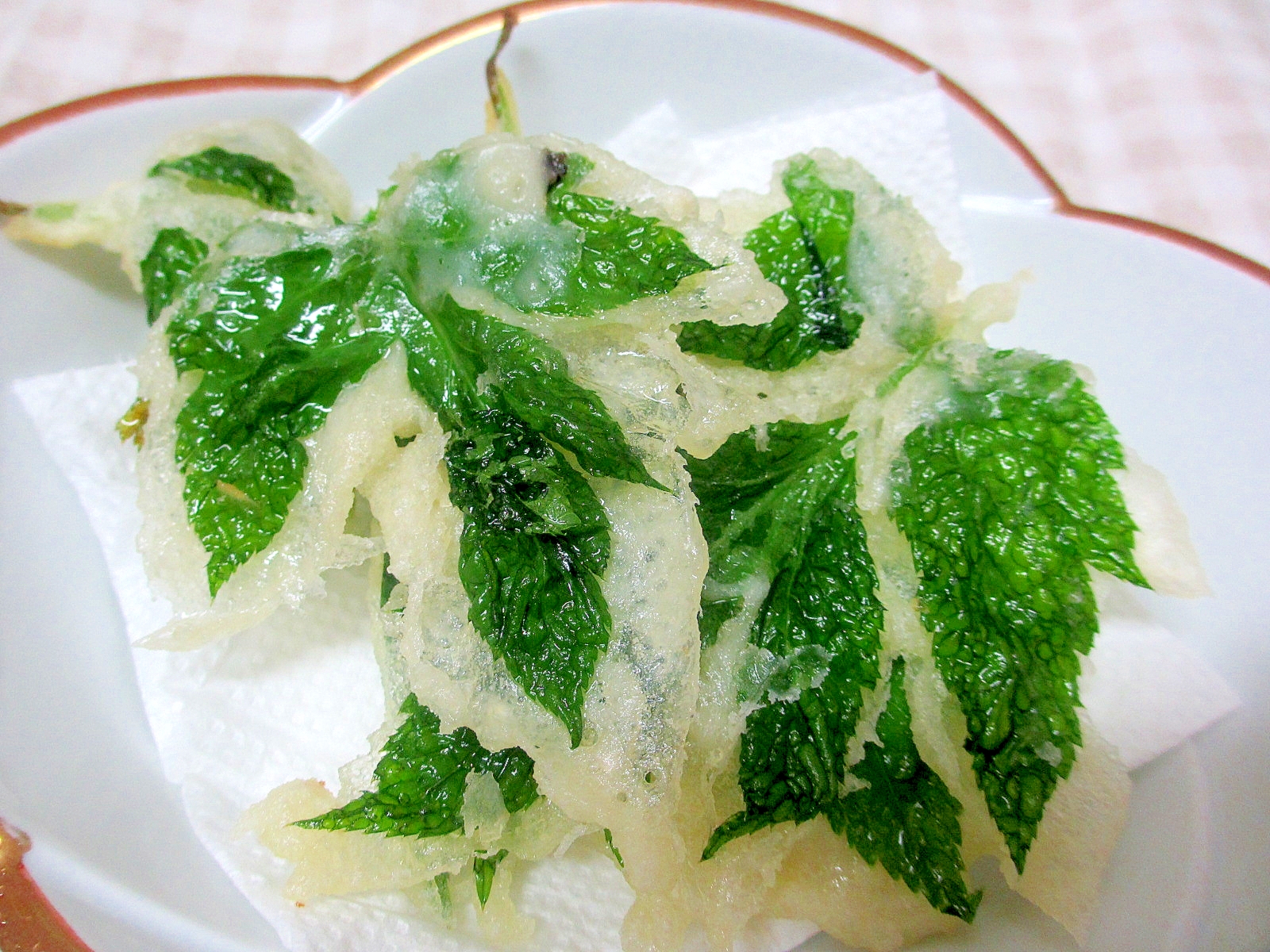 タイ料理家直伝！スーパーフード「アシタバ」の調理法をご紹介します エスニックアレンジ食べチョク&more