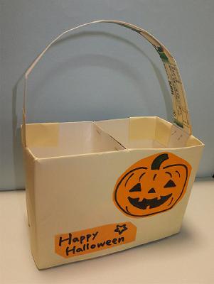 画用紙で作るジャック・オー・ランタンバッグ ハロウィンのお菓子入れに