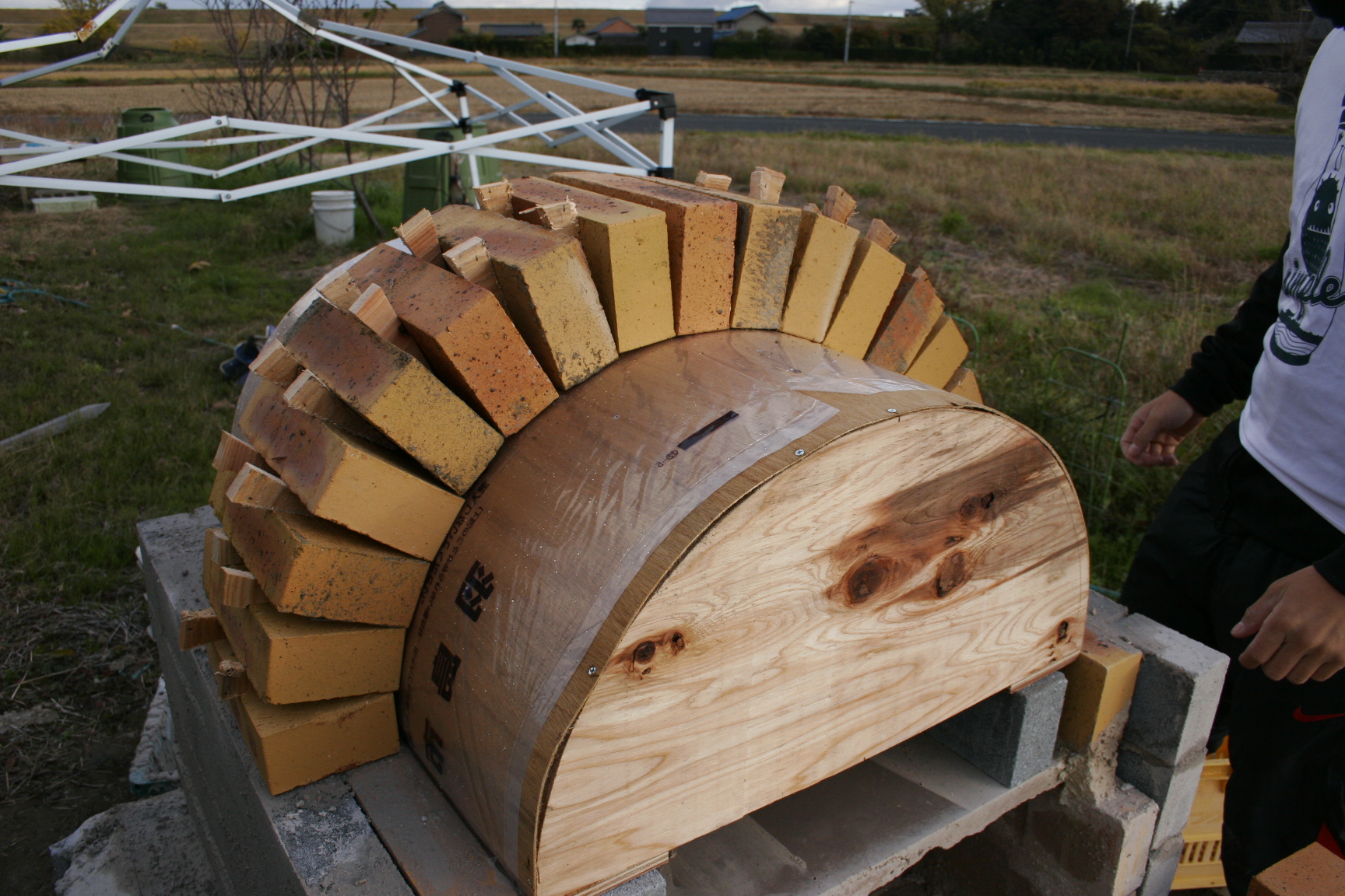 ピザ窯DIY「設計図」 耐火レンガの二層式で形はアーチに決定DIYゆうだい