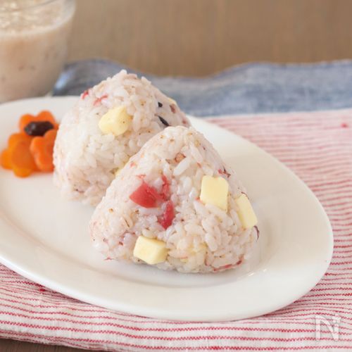 梅おにぎり」に入れると満足度アップ！ 実はごはんと合う“おつまみの定番食材”とは 混ぜるだけ簡単日々おにぎり ゆこ- エキスパート -Yahoo!ニュース