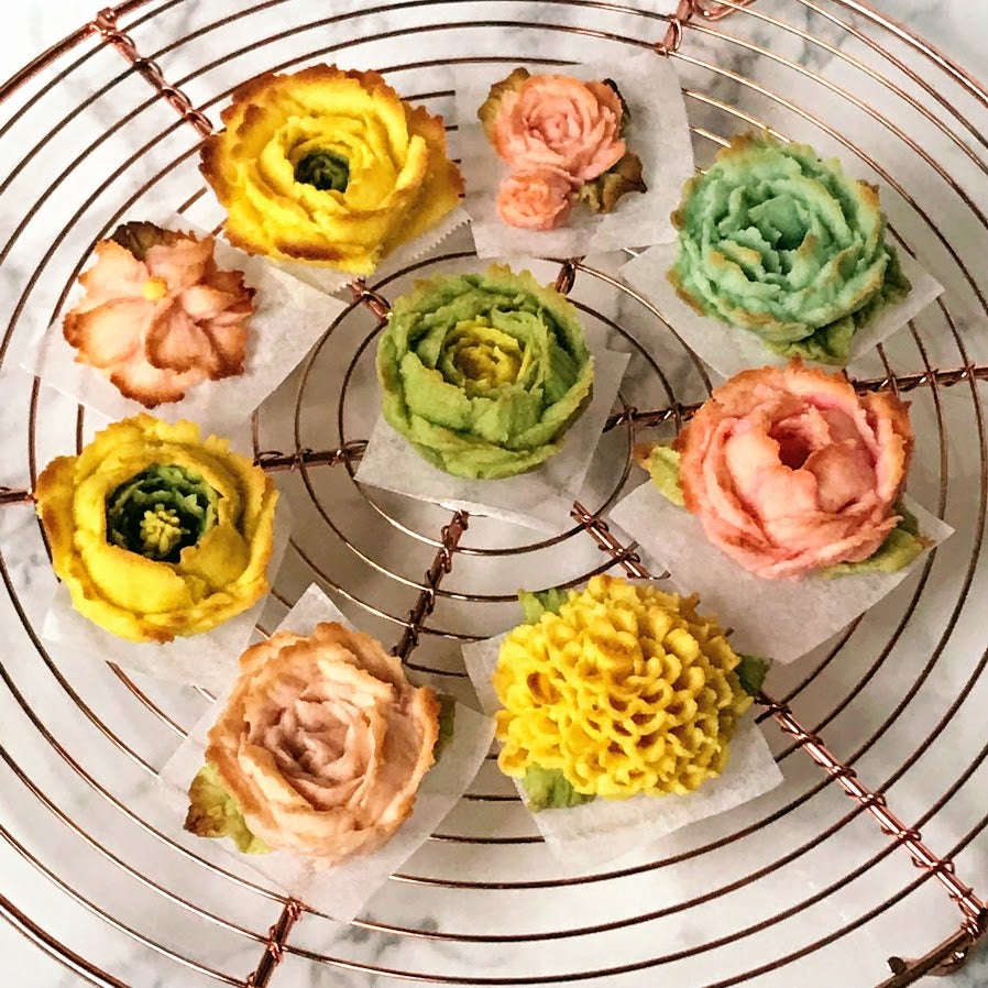 スアンのあんフラワースイーツ🌸 「リンホア」のあんフラワークッキー🌸 母の日のオーダーありがとうございました😊お母様に「わっ可愛い🩷」と喜んで頂けたなら幸いです😊 明日も少しですが店頭販売致します。 お立ち寄り下さいませ。 京都北白川 ベトナムフレンチ