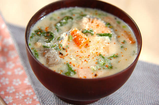 キングサーモン マスノスケ のアラで三平汁を作るHakodate Life