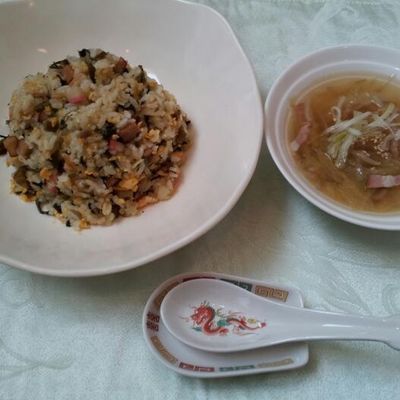 さらっと食べられる！ スープ高菜チャーハン